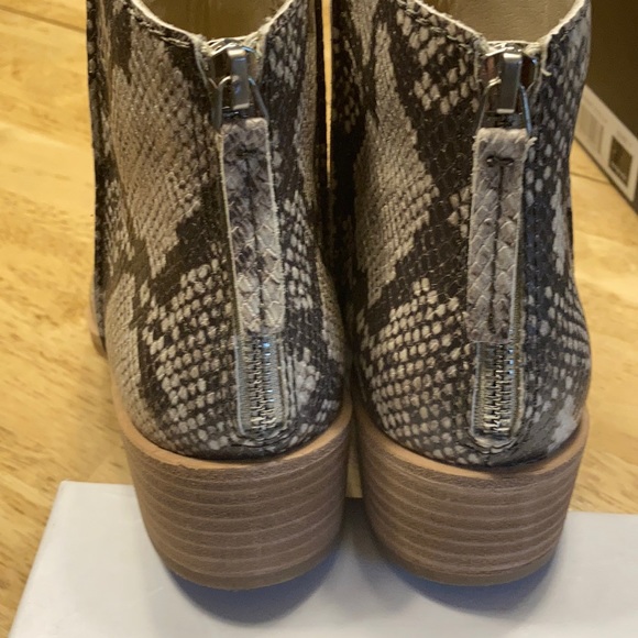 Dolce Vita Tavin snake print Stella bootie - Picture 7 of 11